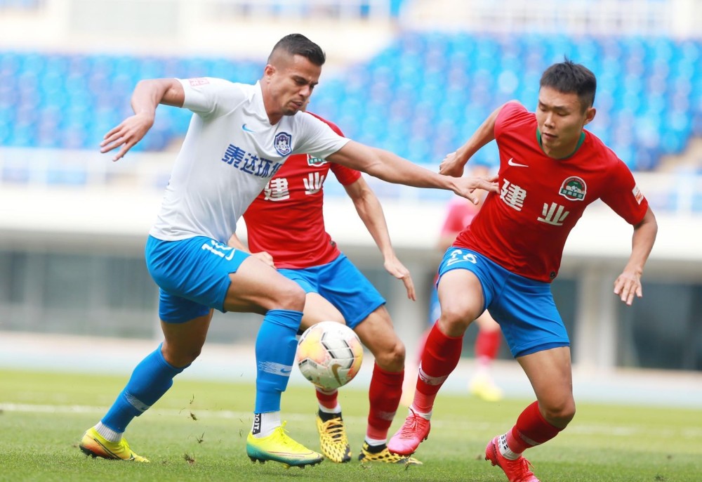 天津泰达客场逆转河南建业,积分榜升至第三 天津泰达客场逆转河南建业,积分榜升至第三